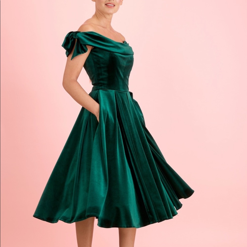 TILLY FOREST GREEN VELVET OFF THE SHOULDER BOW PROM DRESS